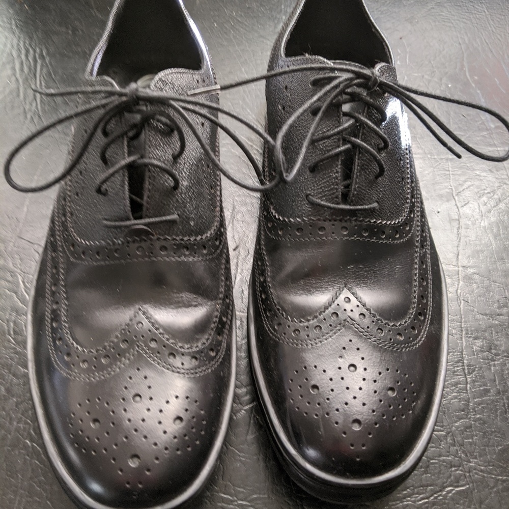 Kenneth Cole Wingtip Sneaker Dress shoes